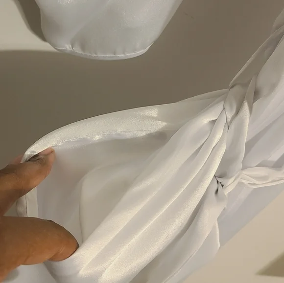 Josie by NatoriWomen's Vintage White Belted Long Sleeve Robe (Size Large)